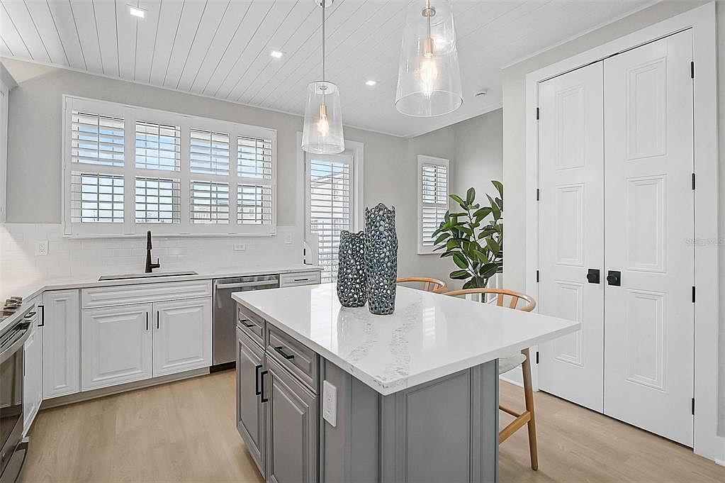 4337 Marina View Way Cortez, FL 34215  | Single Family