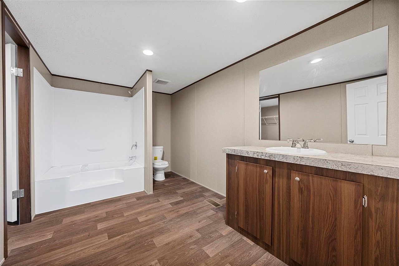 67 Beech St Smiths Grove, KY 42171  | Single Family