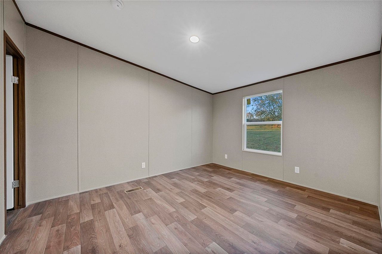 42 Beech St Smiths Grove, KY 42171  | Single Family