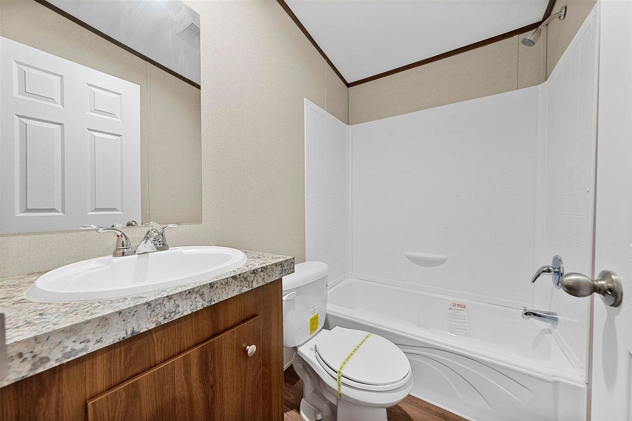 43 Chestnut St Smiths Grove, KY 42171  | Single Family