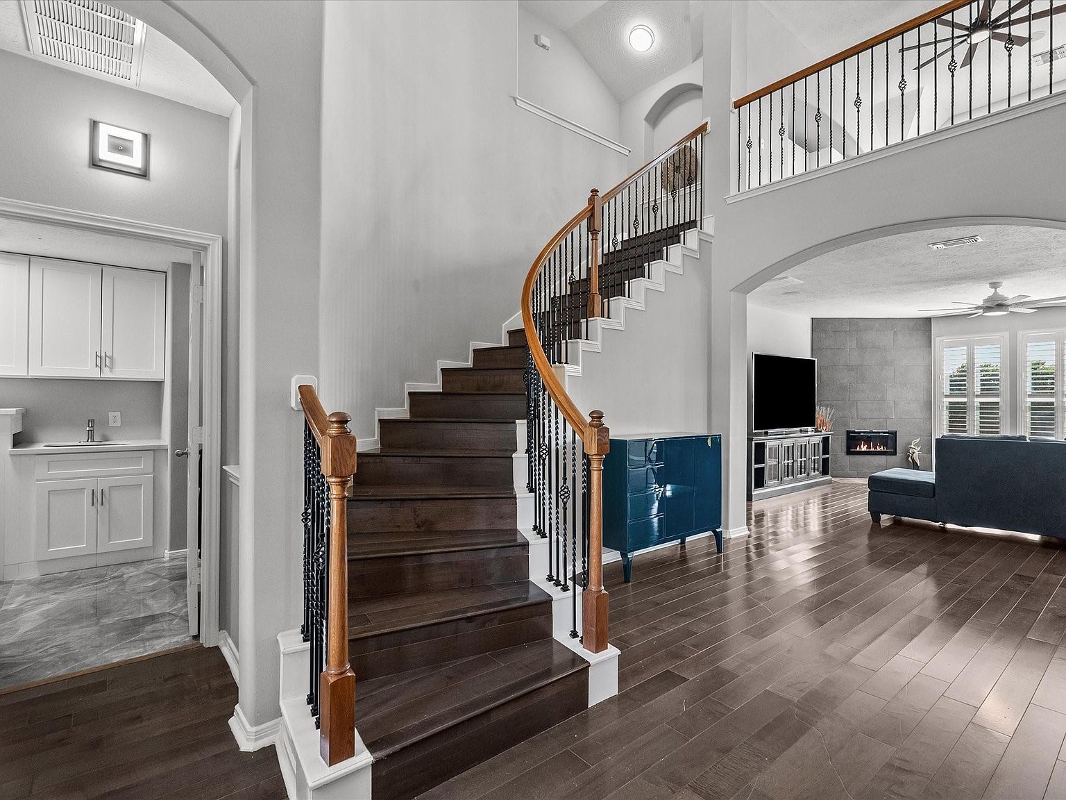 617 Forest Vlg La Marque, TX 77568  | Single Family