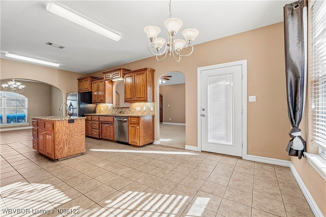 5800 Thomas Rd Fort Smith, AR 72916  | Single Family