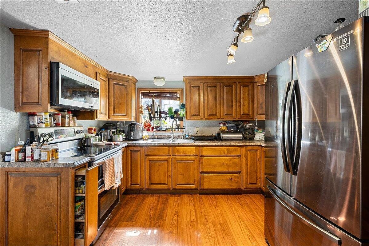 1129 Pinecroft Ave Medford, OR 97501  | Single Family