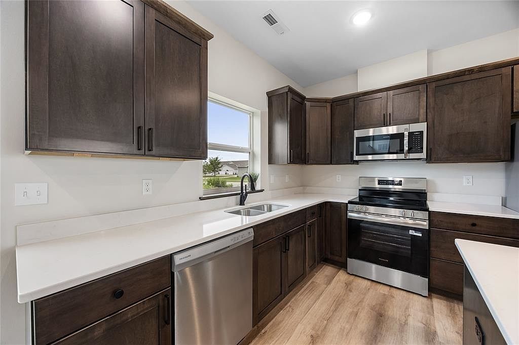 160 Bethany Loop SW #A Cedar Rapids, IA 52404  | Condominium