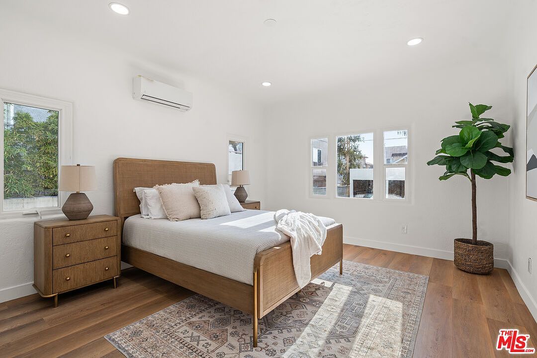 511 N Hobart Blvd Los Angeles, CA 90004 | Condominium