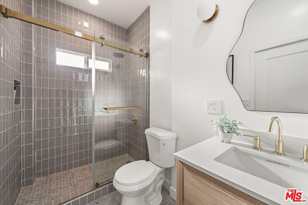 509 N Hobart Blvd Los Angeles, CA 90004  | Condominium