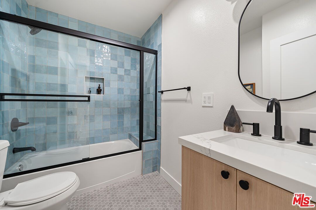 2818 Hillcrest Dr Los Angeles, CA 90016 | Condominium