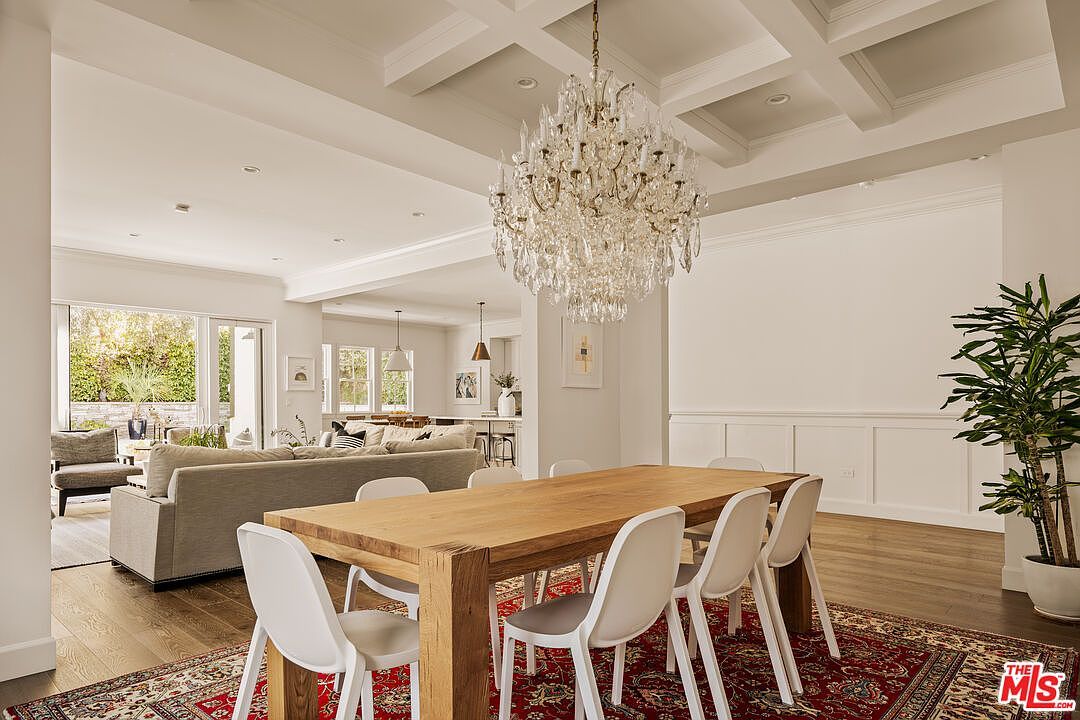 7324 Westlawn Ave Los Angeles, CA 90045 | Single Family