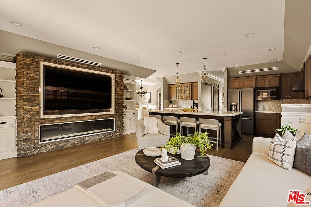 5516 W 82nd St Los Angeles, CA 90045 | Single Family