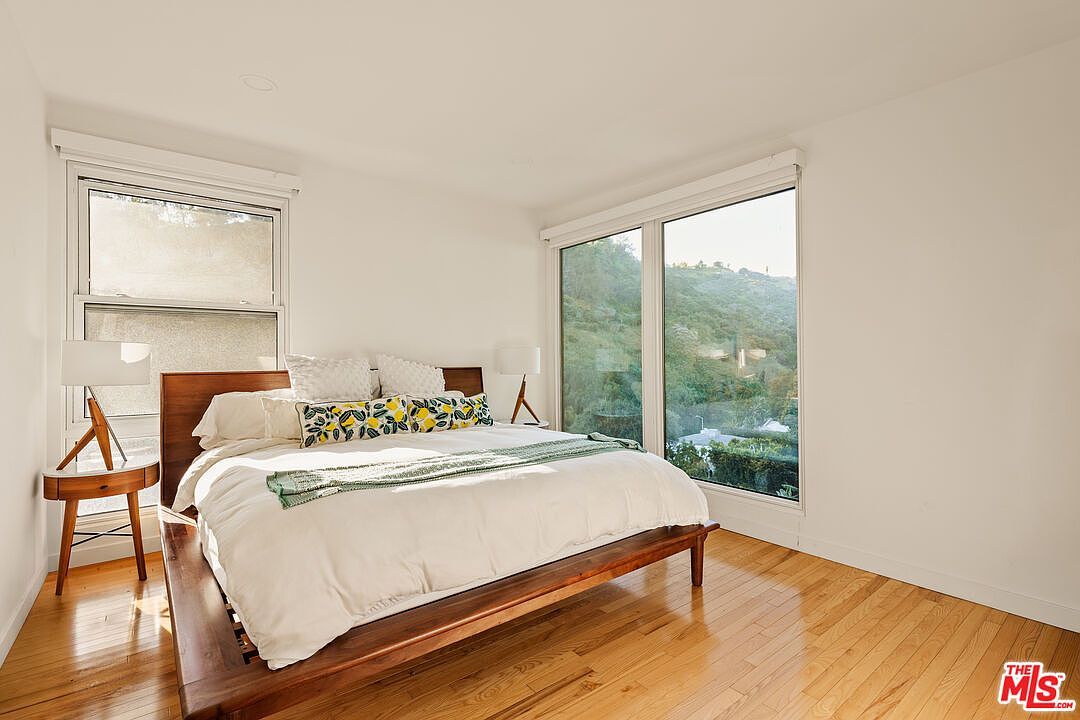 1311 Braeridge Dr Beverly Hills, CA 90210  | Single Family