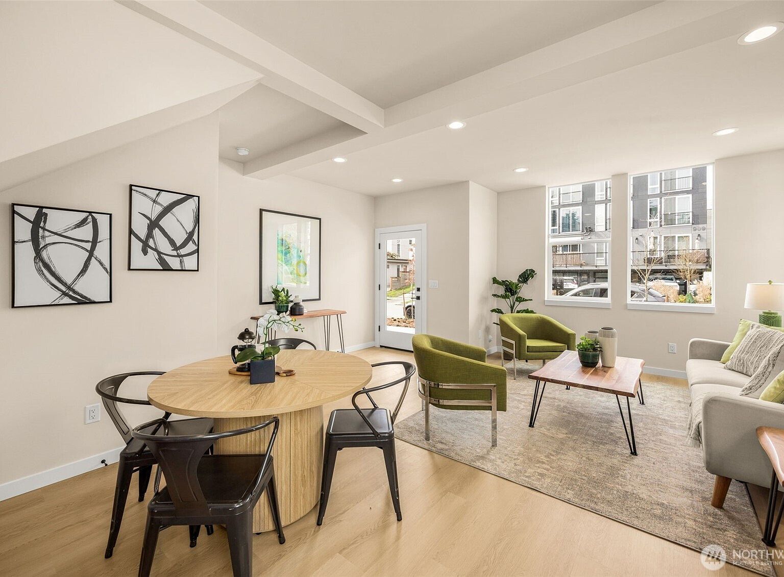 906 A 28th Ave S Seattle, WA 98144 | Single Family