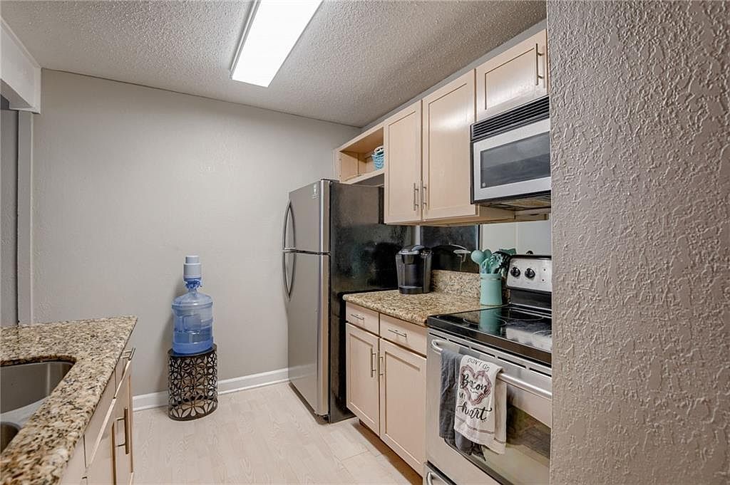 4727 Jarboe St APT 53 Kansas City, MO 64112  | Condominium