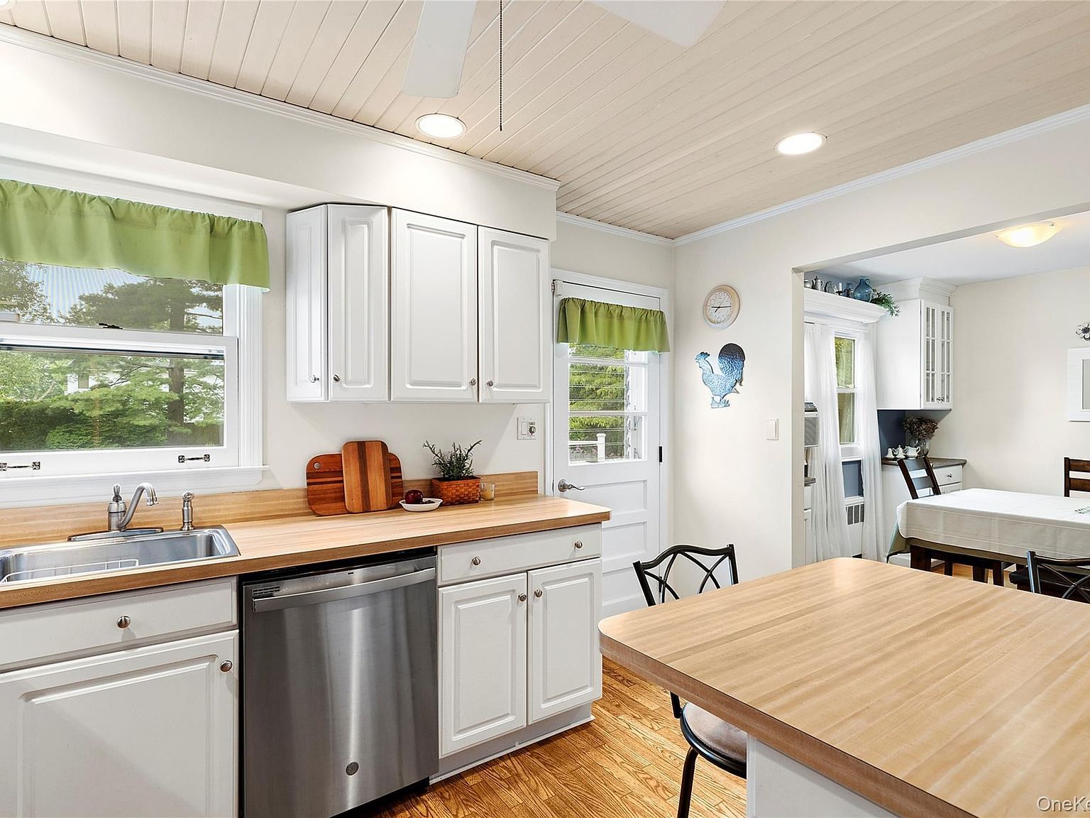 222 Half Hollow Rd Deer Park, NY 11729  | Single Family