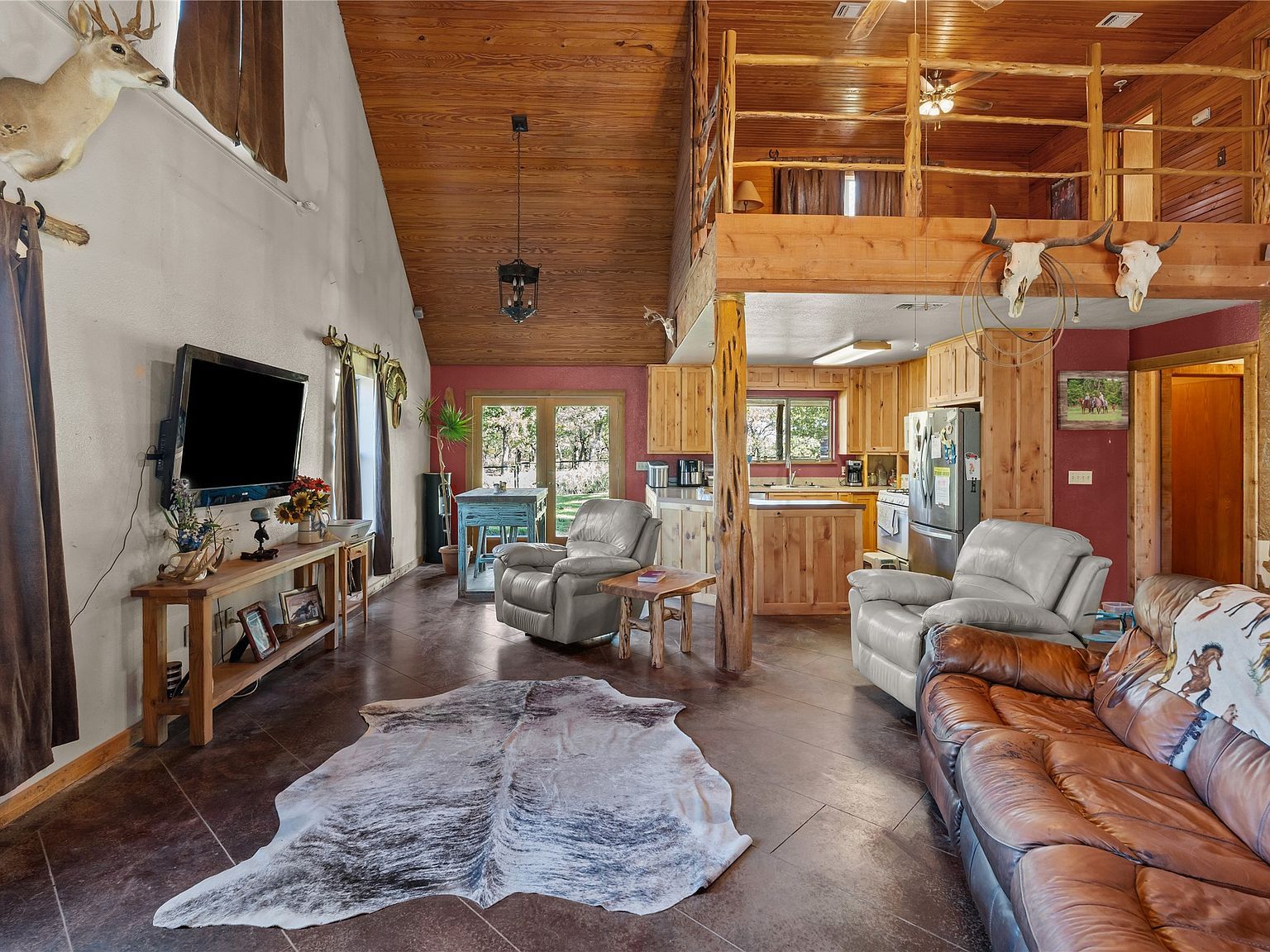 262 N Cheyenne Trl Springtown, TX 76082  | Single Family