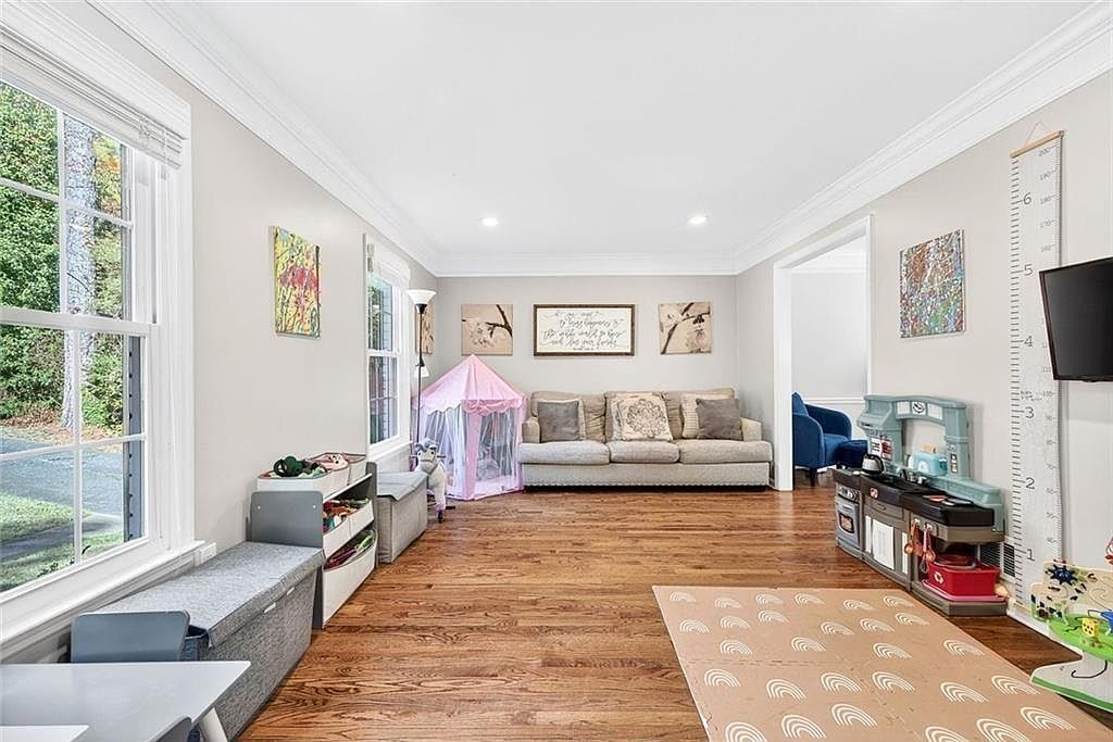 10905 Shallowford Rd Roswell, GA 30075  | Single Family