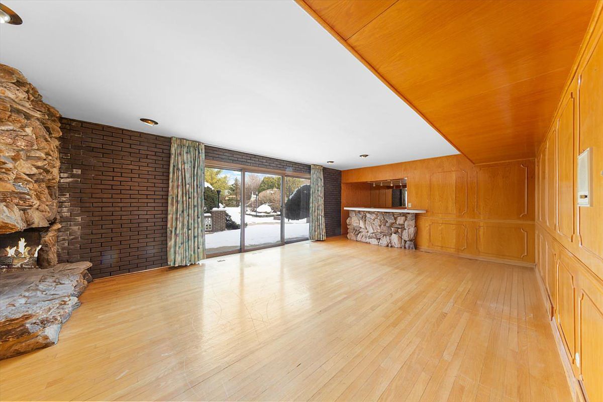 (undisclosed Address) Northbrook, IL 60062  | Single Family