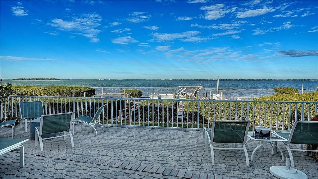 3530 Mistletoe Ln Longboat Key, FL 34228  | Single Family