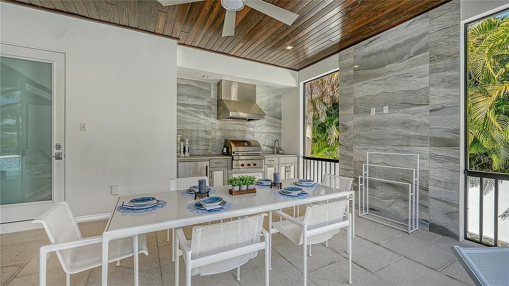 575 Spoonbill Dr Sarasota, FL 34236  | Single Family