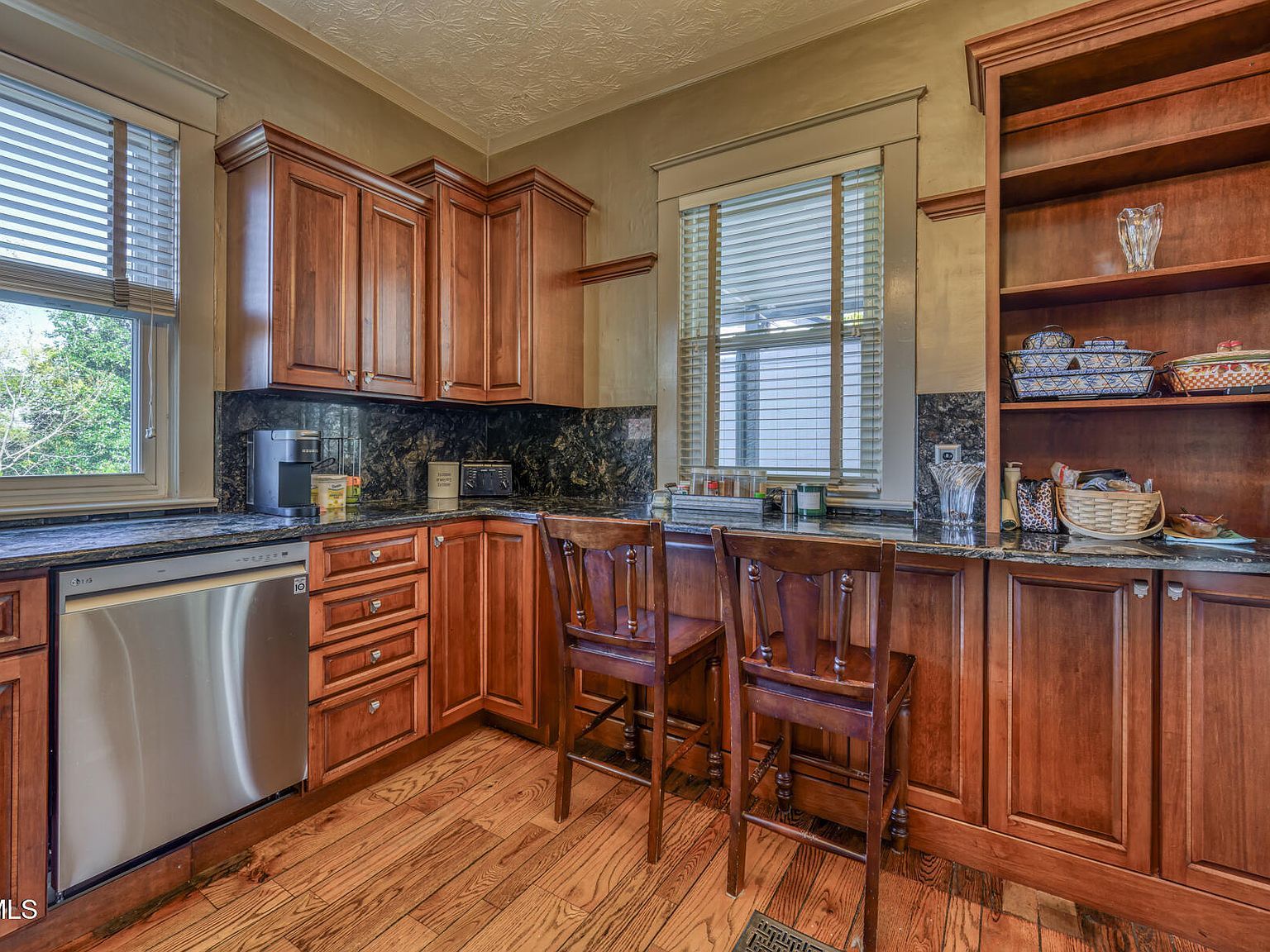 1505 W Lakeview Dr Johnson City, TN 37601  | Single Family