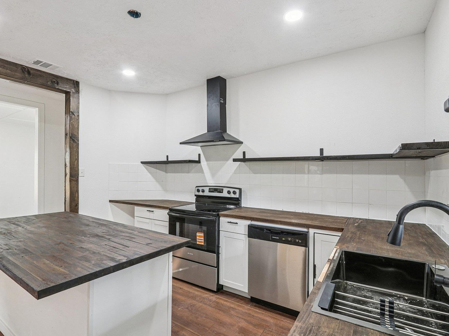 385 Alta Vista Dr Bastrop, TX 78602  | Single Family