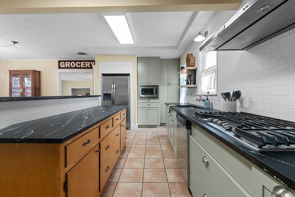 901 N Llano St Fredericksburg, TX 78624  | Single Family