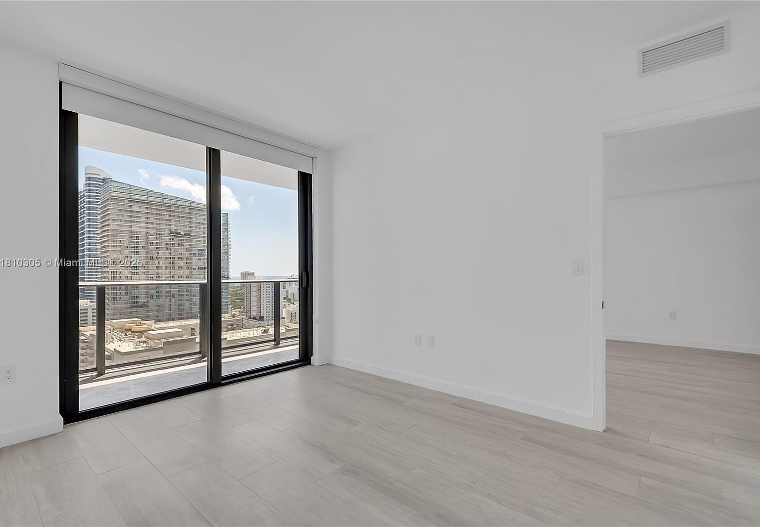 45 SW 9th St APT 2105 Miami, FL 33130 | Condominium