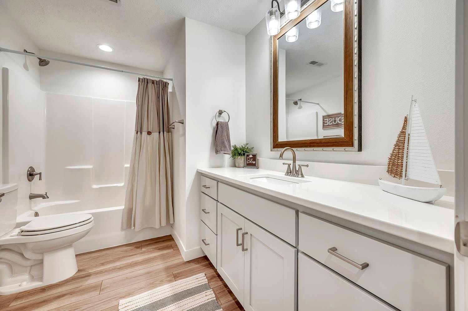 570 Linden Dr #104 Arnolds Park, IA 51331 | Condominium