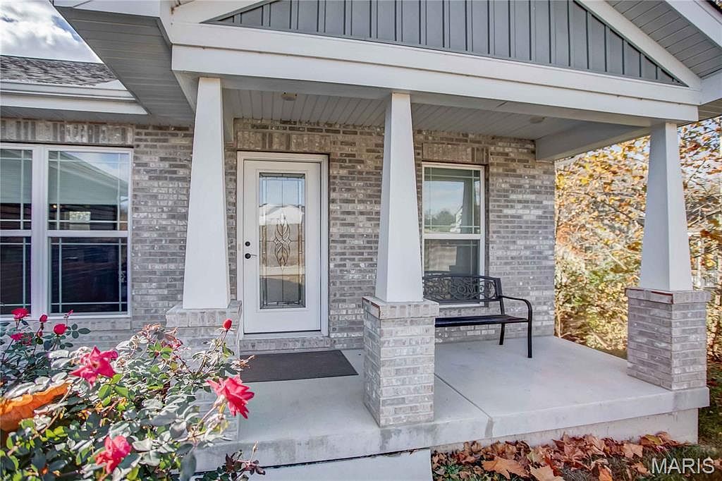 25714 Walnut Creek Dr Dow, IL 62022 | Single Family