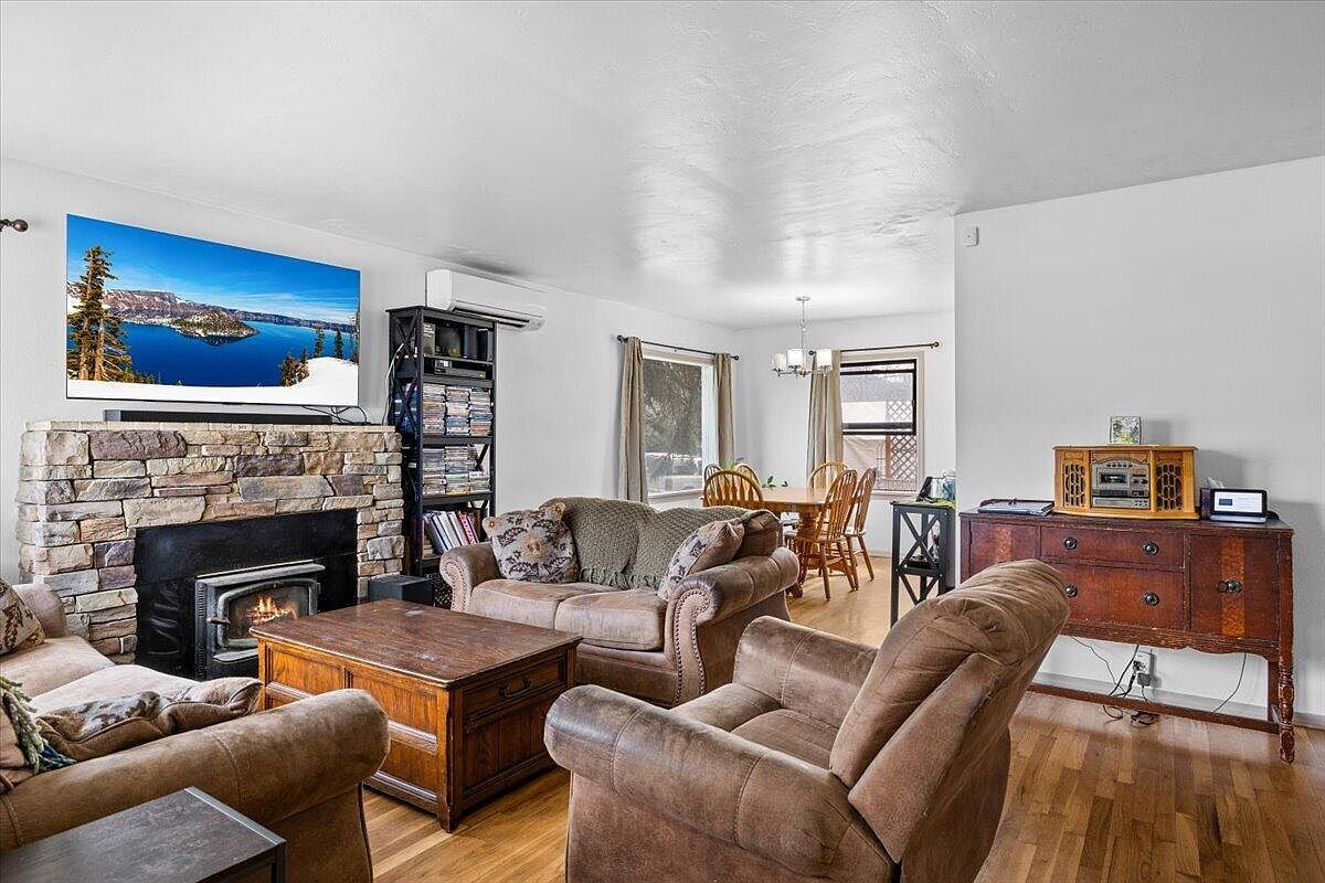 442 NE Baker Dr Grants Pass, OR 97526  | Single Family