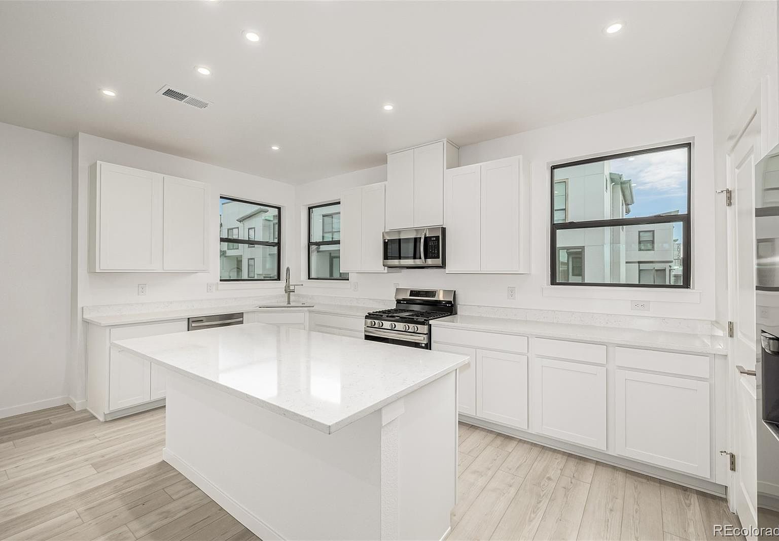 2076 S Holly St UNIT 1 Denver, CO 80222  | New build