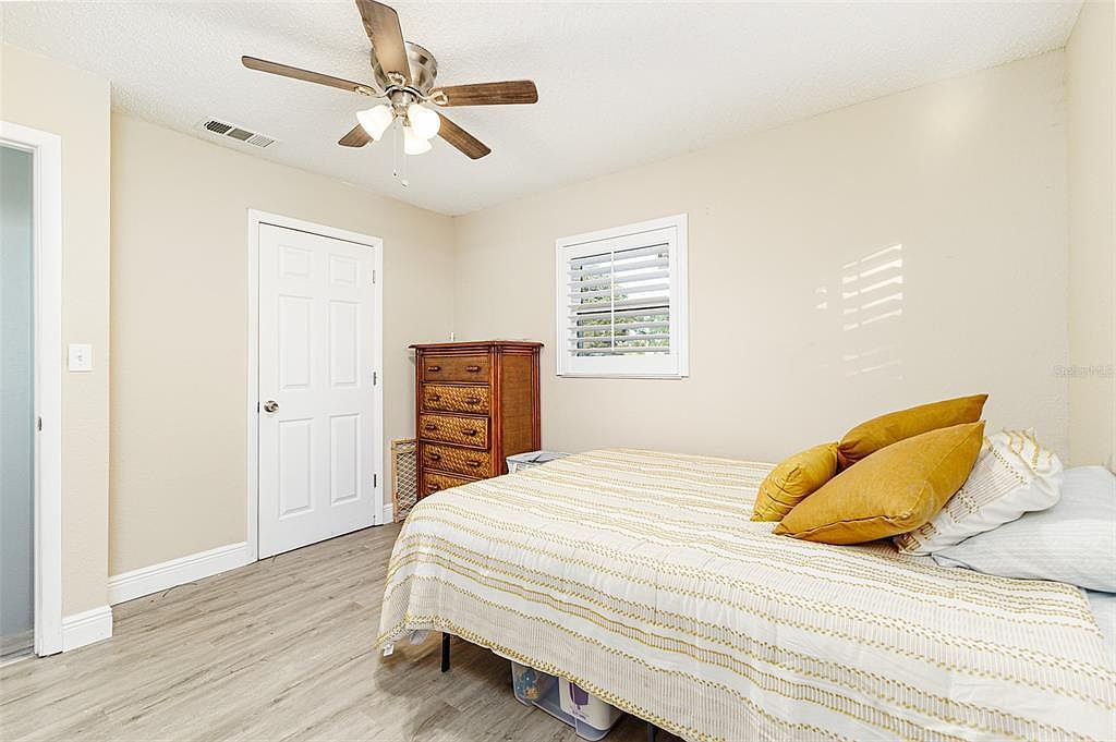 1526 E Edgewood Dr Lakeland, FL 33803  | Single Family