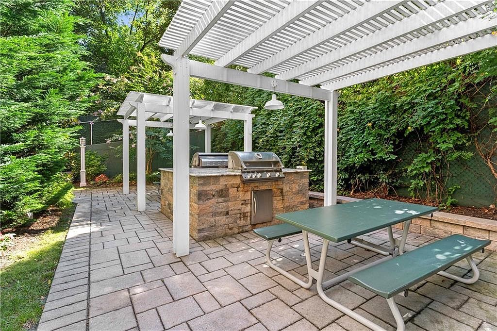 36 Hamilton Ave APT 2E Staten Island, NY 10301  | Condominium