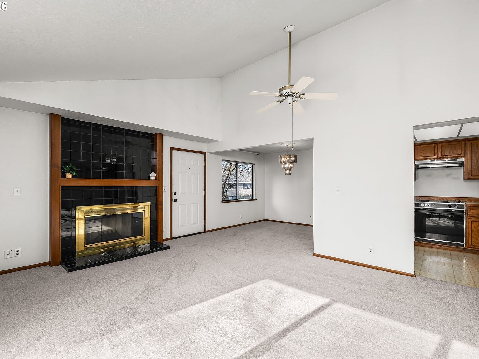 1927 Lake Isle Dr Eugene, OR 97401  | Condominium