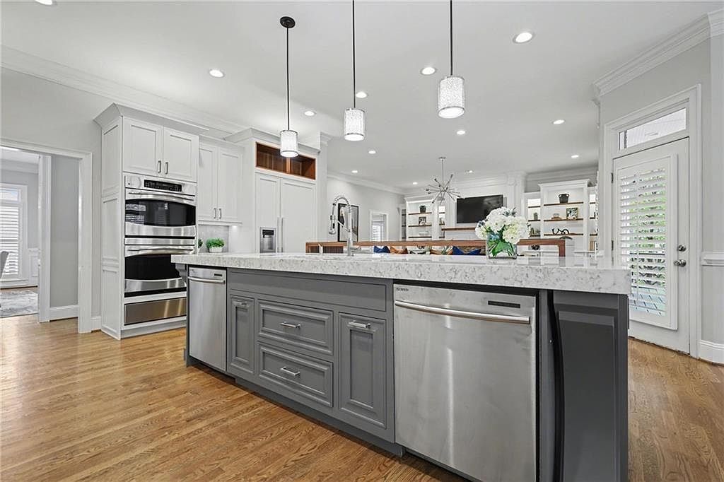 225 Farmbrooke Ct Sandy Springs, GA 30350 | Single Family