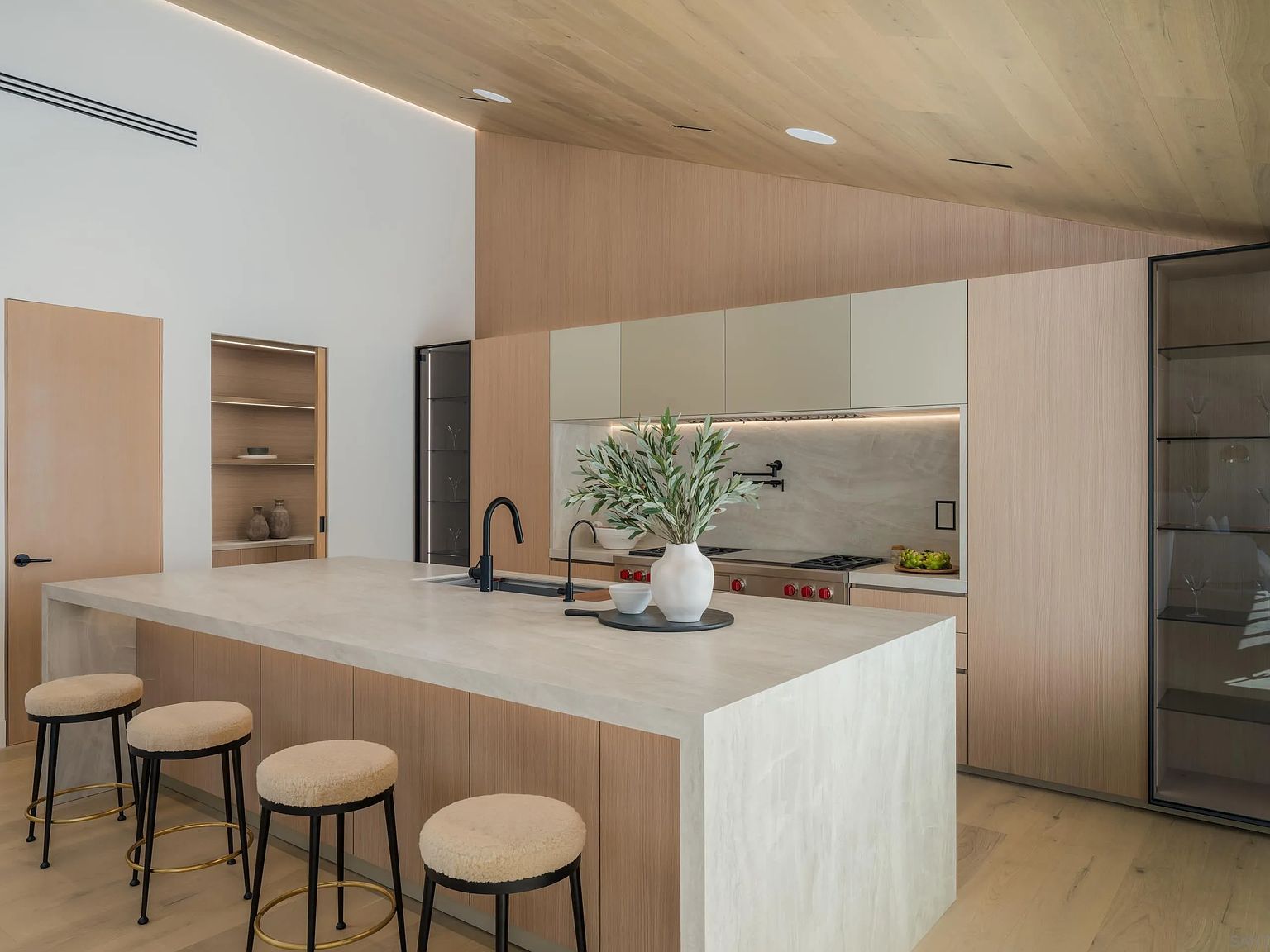 5826 Soledad Mountain Rd La Jolla, CA 92037  | Single Family