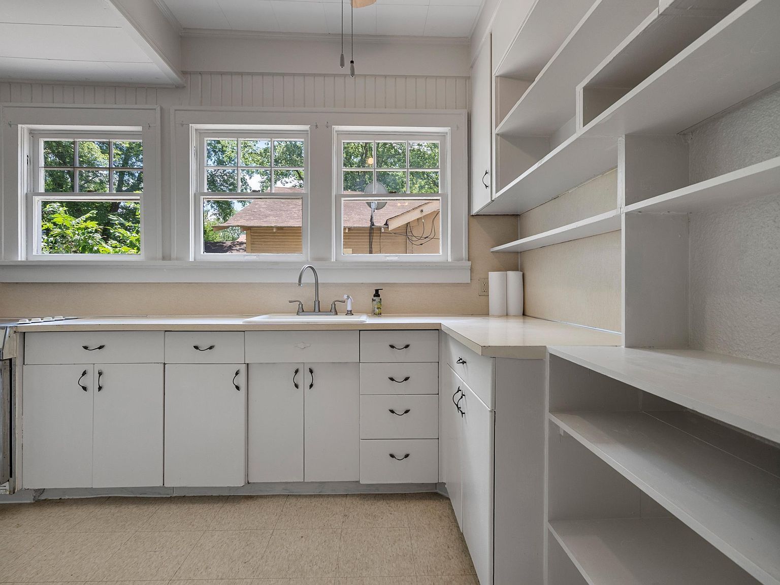 107 Barry St Hot Springs, AR 71913  | Single Family