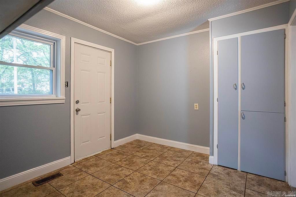 301 Riley St Hot Springs, AR 71901  | Single Family