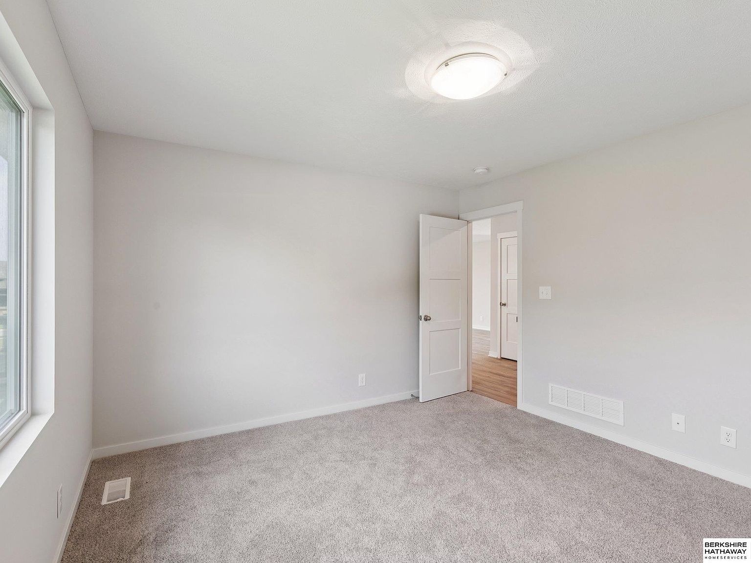 8954 S 21st St Gretna, NE 68147  | Single Family