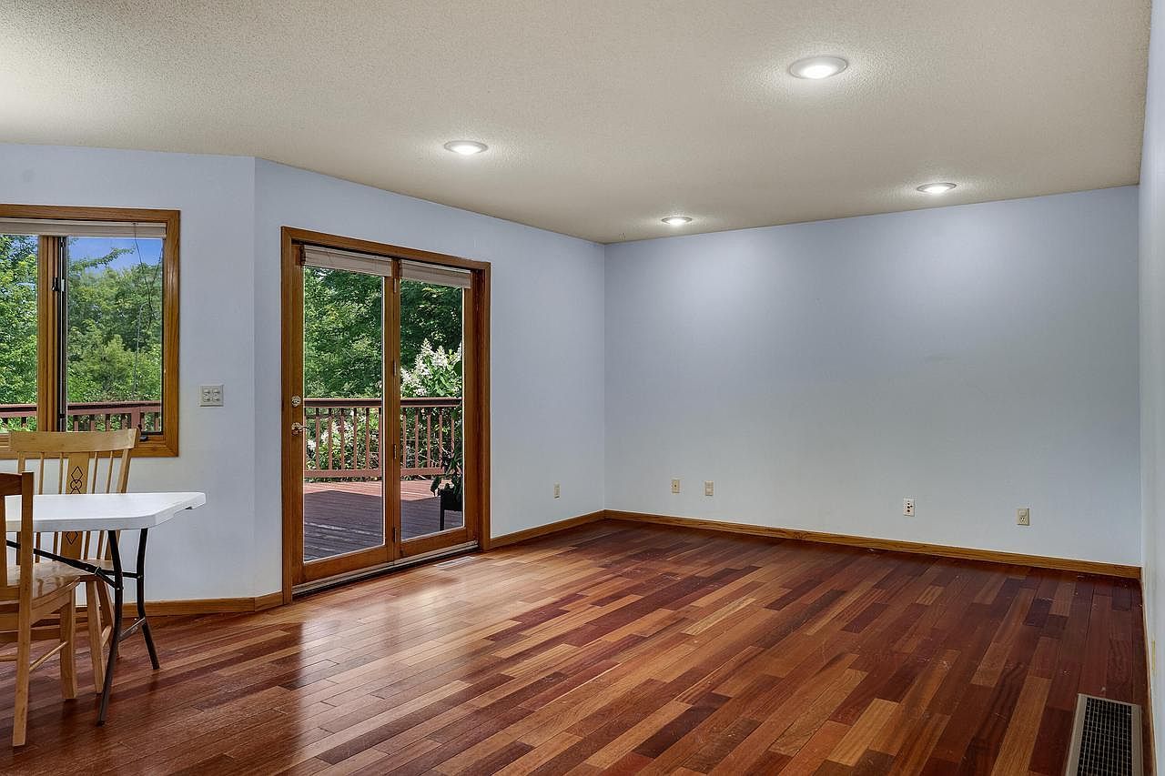 715 Lee Dr West Salem, WI 54669  | Single Family