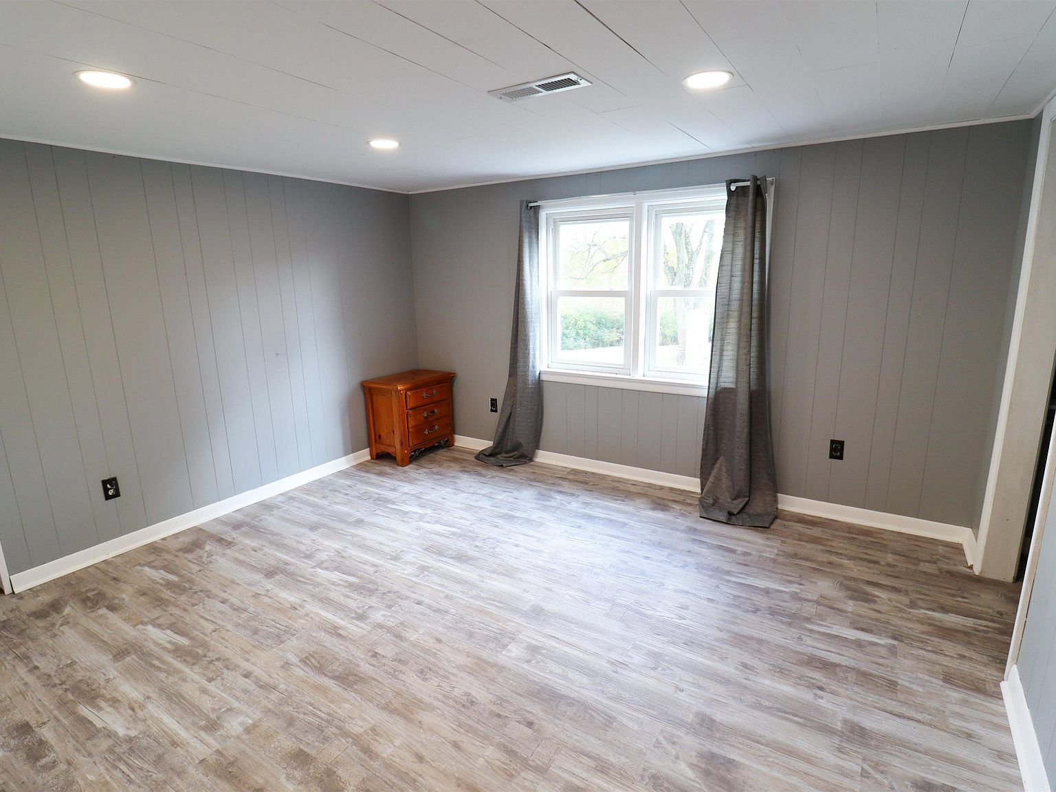 8264 E Schnellville Rd Birdseye, IN 47513 | Single Family