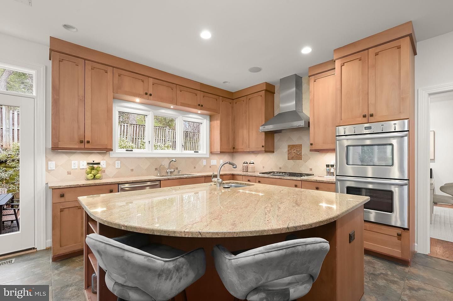 6628 Landon Ln Bethesda, MD 20817 | Single Family