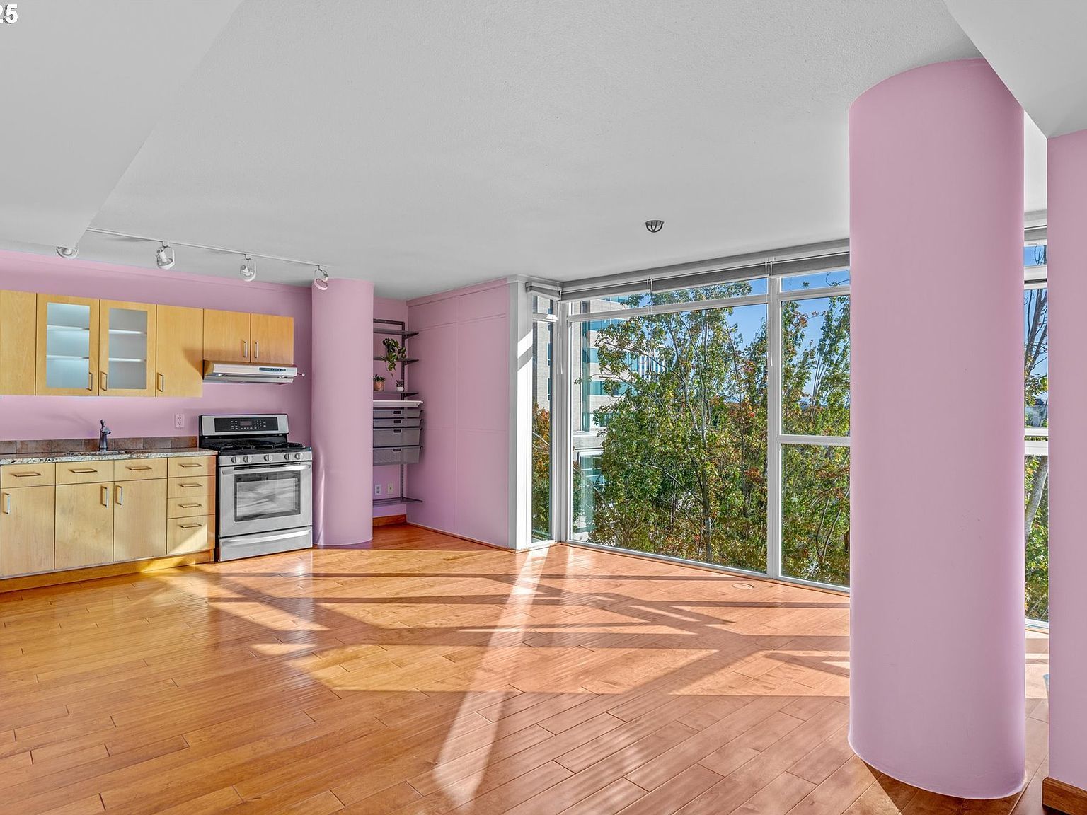 533 NE Holladay St APT 605 Portland, OR 97232  | Condominium