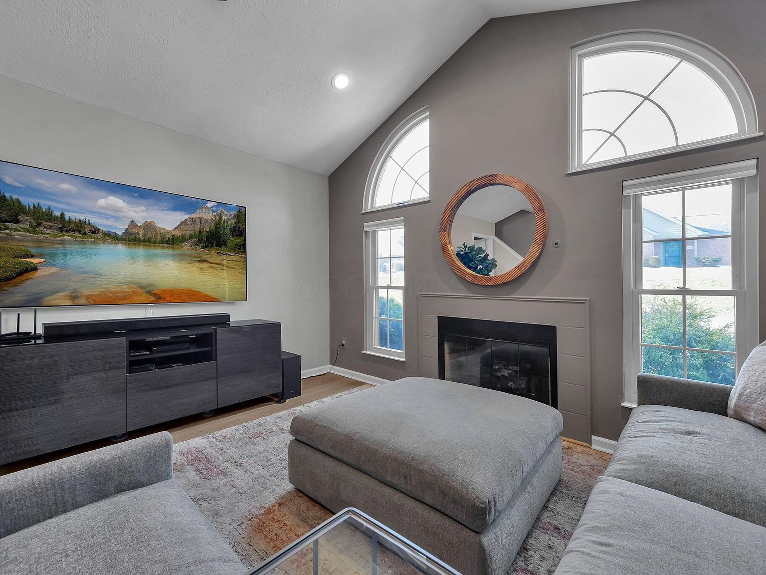 913 White Willow Ln Columbus, OH 43235  | Condominium