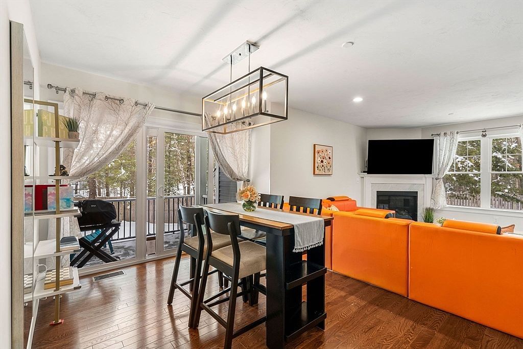 1 Roseland St Unit B14 Foxboro, MA 02035  | Condominium