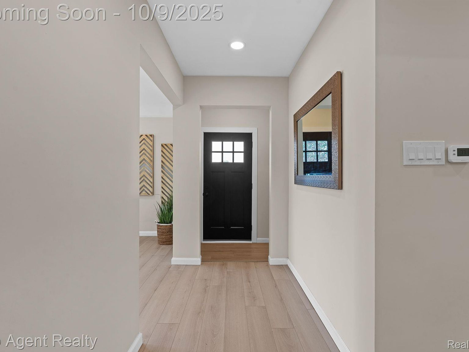 25200 Gardner Ave Oak Park, MI 48237 | Single Family