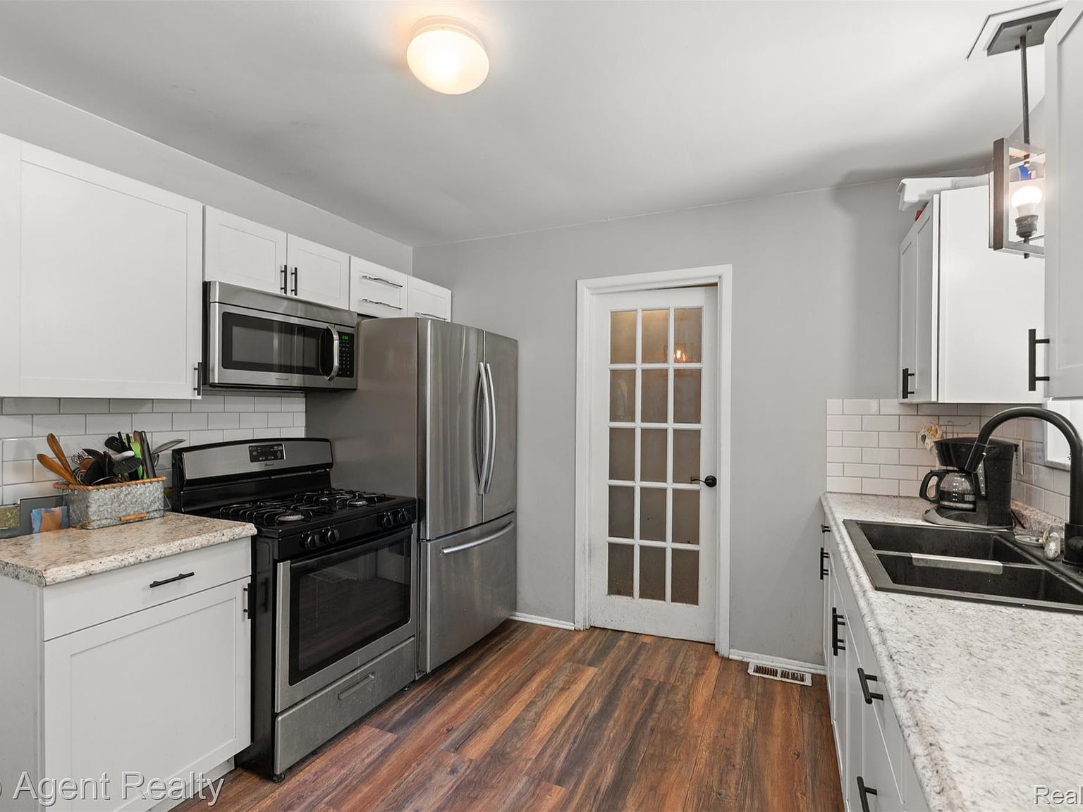 227 W Peterson Dr Brighton, MI 48114  | Single Family