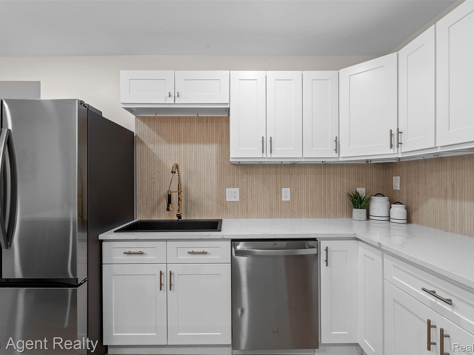 784 Barrington Rd Grosse Pointe Park, MI 48230  | Single Family