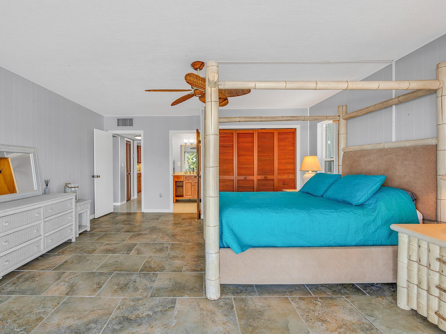 233 Ann Bonny Dr Key Largo, FL 33037  | Single Family