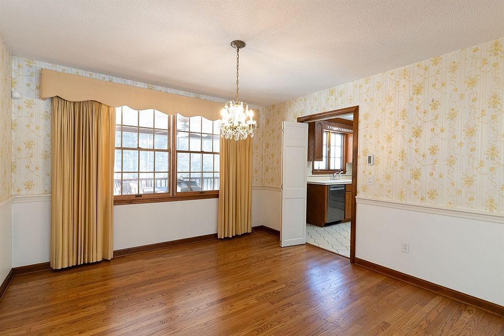 58 Shattuck Rd Sturbridge, MA 01566  | Single Family