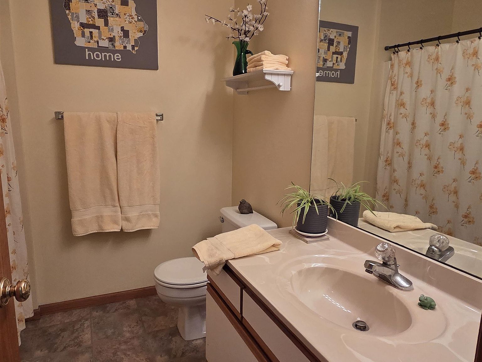 2182 Sunnyslope Dr Dubuque, IA 52002 | Multi Family